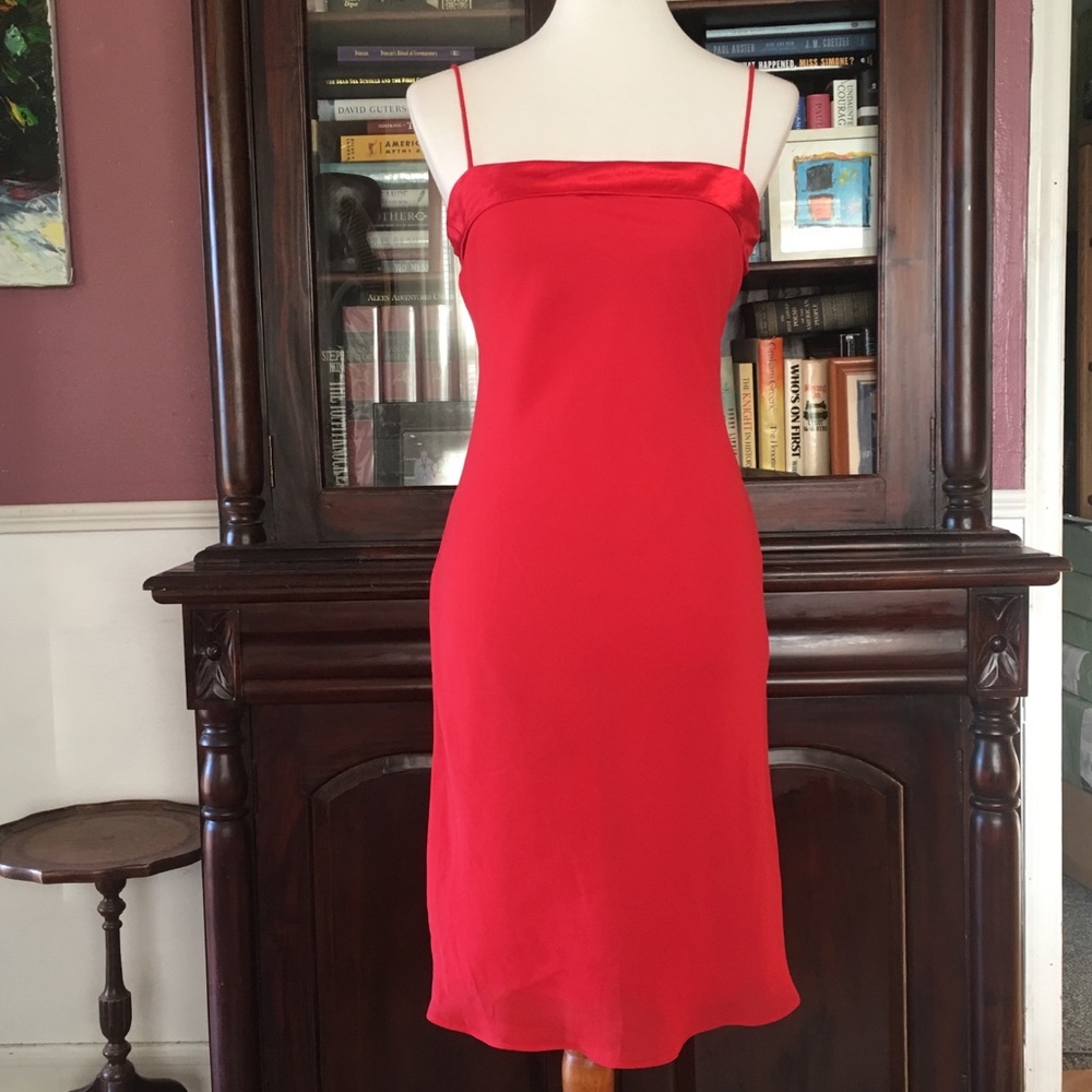 Beautiful Red Cocktail midi dress size 4 EUC
